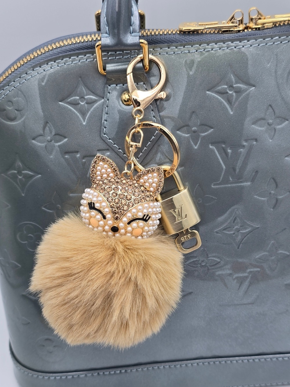 Authentic Louis Vuitton Gold Padlock 🔐 + Unbranded Cat Tan Pom Pom Charm - Picture 10 of 12